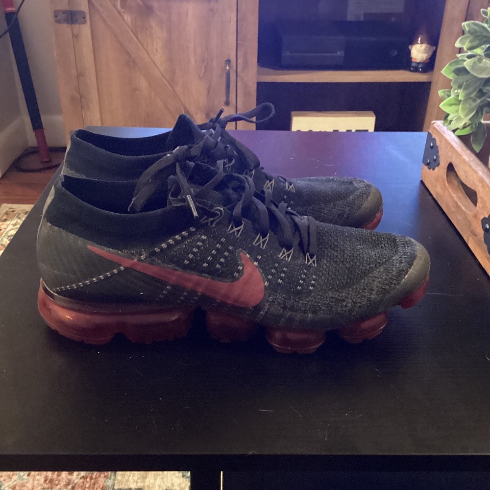 Nike Air Vapormax Flyknit Men’s Running Shoe. Size - 11.5